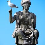 Justita und Möwe